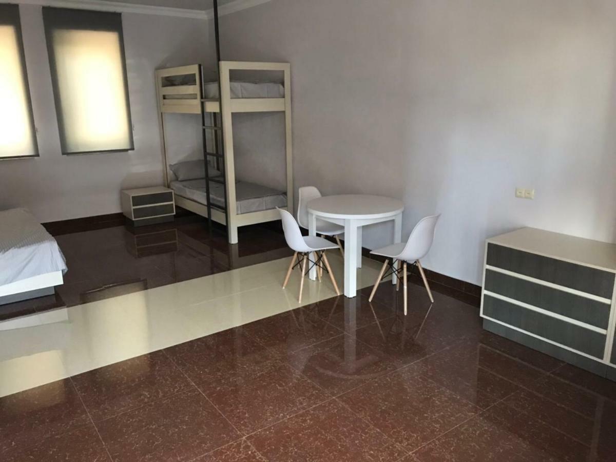 Liko Hostel Yerevan Luaran gambar